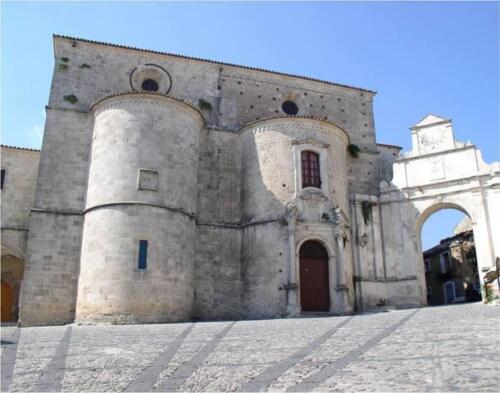 Cattedrale-e-Arco-dei-vescovi
